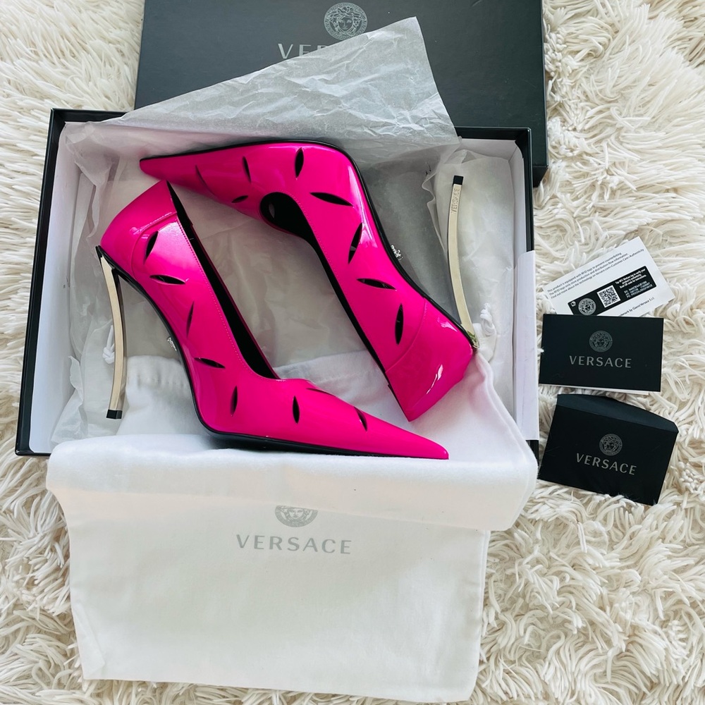 Versace Decollete 110 pink patent leather pumps